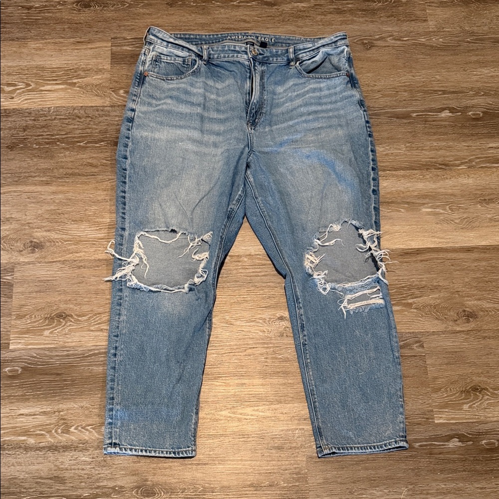 Light Blue Distressed Women's Jeans - Relaxed Fit